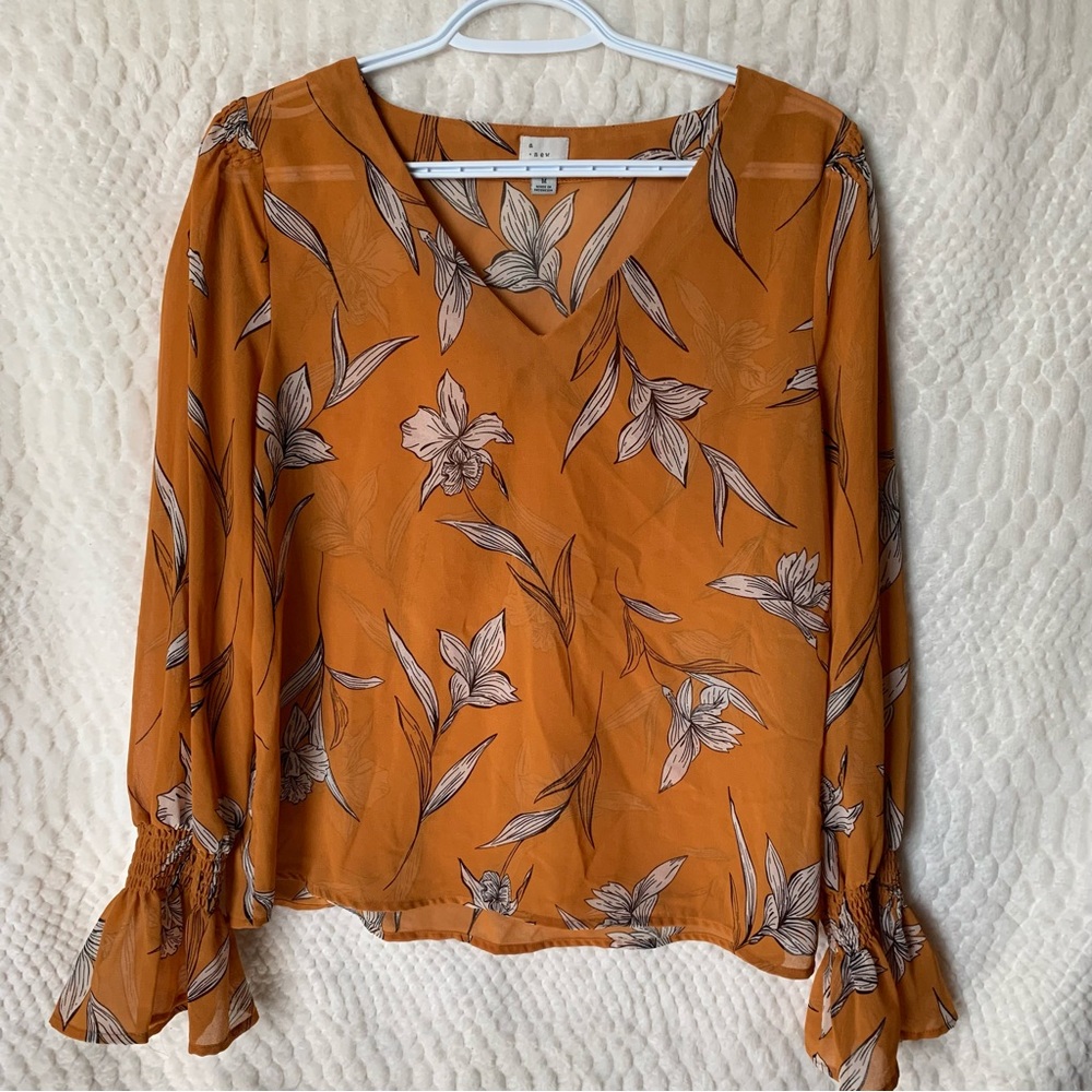 A New Day blouse ⭐️